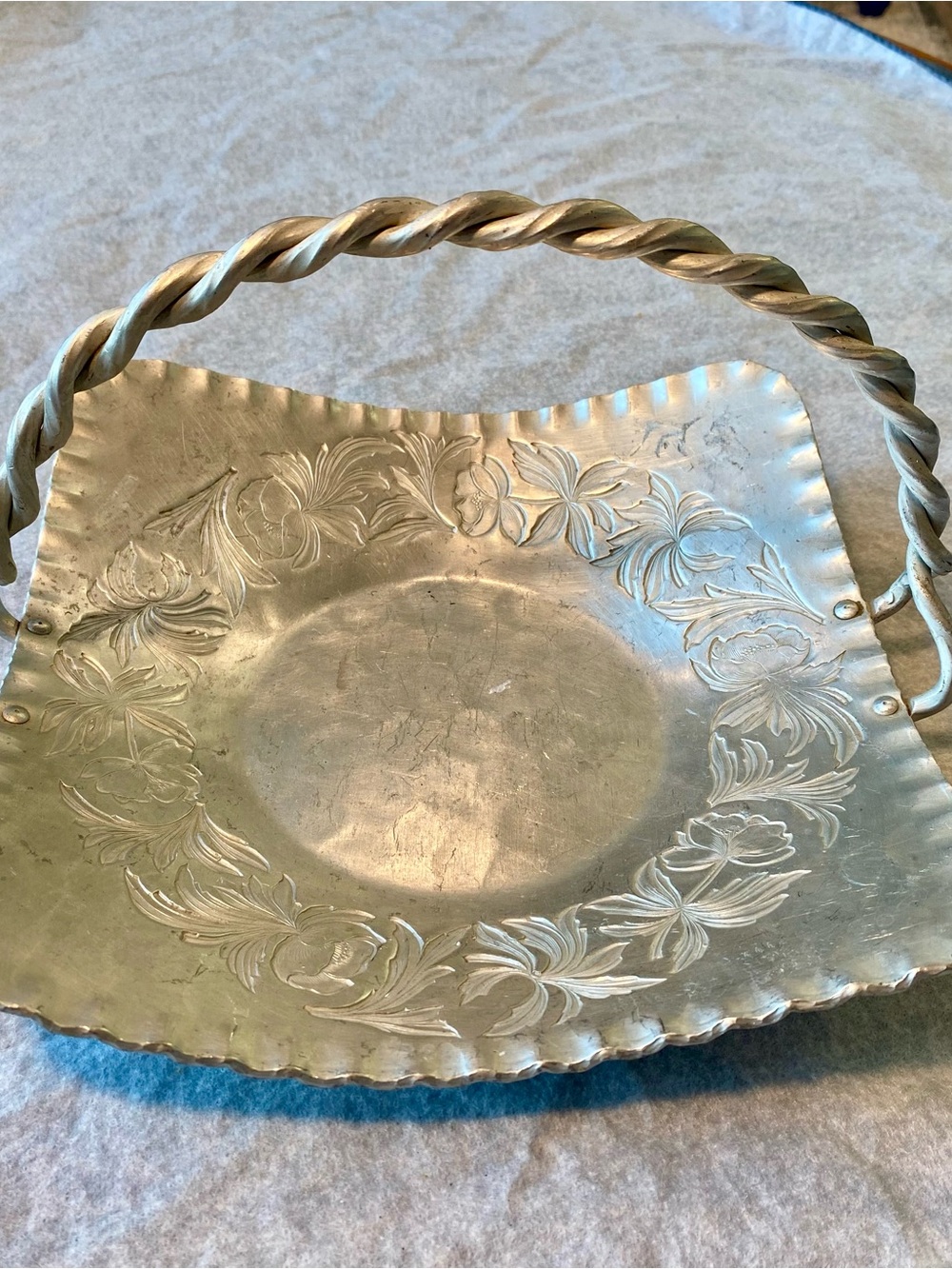 Hand forged Vintage Everlast Decorative Twisted-Handle Metal Basket - silver